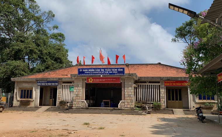 Bến Tre mùa nhiễm mặn – Bài 2: Ngư dân kêu cứu vì phải neo tàu chờ đăng ký, đăng kiểm ảnh 3