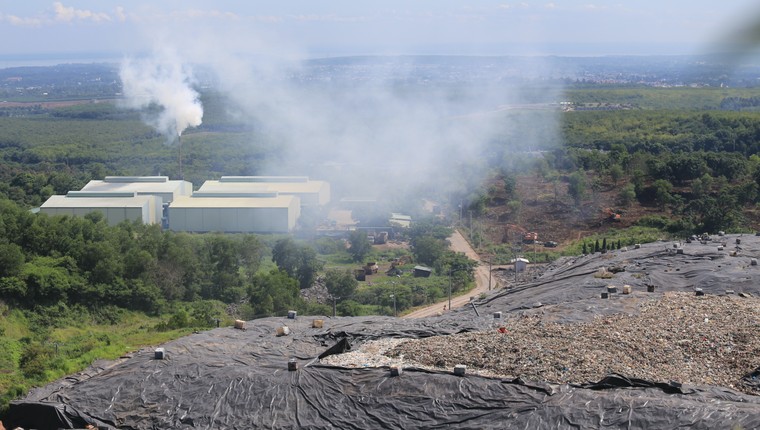 Sonadezi Đồng Nai - Đứa con cưng trở chứng - Bài 3: Khu xử lý chất thải Quang Trung xả thải ra suối ảnh 1