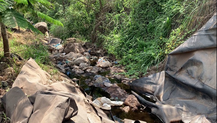 Sonadezi Đồng Nai - Đứa con cưng trở chứng - Bài 3: Khu xử lý chất thải Quang Trung xả thải ra suối ảnh 4