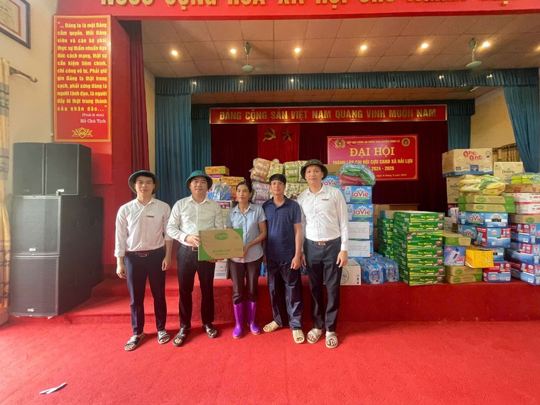 Agribank chung sức cùng các địa phương và người dân khắc phục hậu quả của cơn bão số 3 ảnh 5