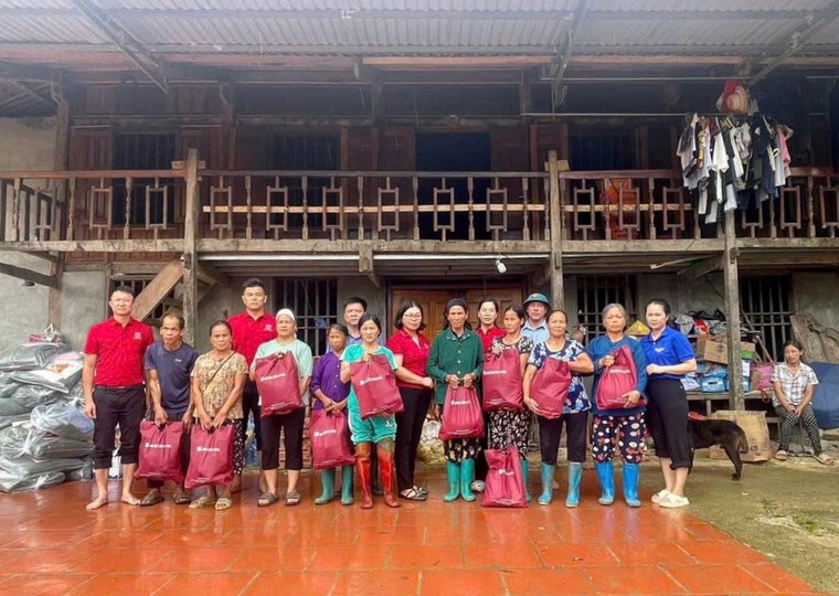 Agribank chung sức cùng các địa phương và người dân khắc phục hậu quả của cơn bão số 3 ảnh 8