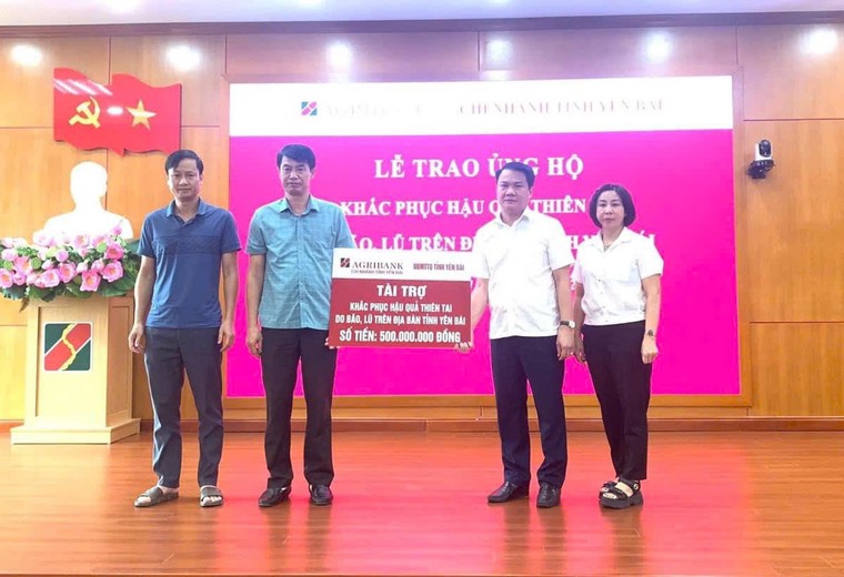 Cán bộ, người lao động Agribank ủng hộ một ngày lương khắc phục hậu quả bão số 3 ảnh 2