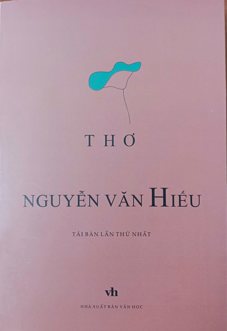 Người được tác giả “Năm anh em trên một chiếc xe tăng” so sánh với thi sĩ chân quê Nguyễn Bính là ai? ảnh 3