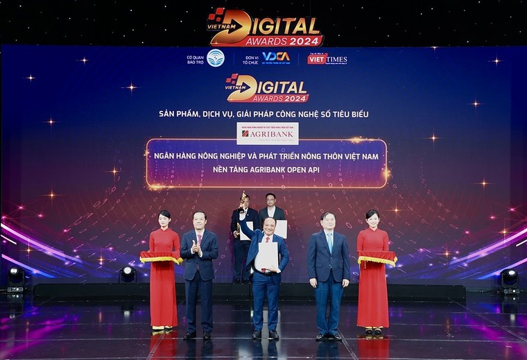 Agribank cùng ngành Ngân hàng đóng góp tích cực vào quá trình chuyển đổi số quốc gia ảnh 4
