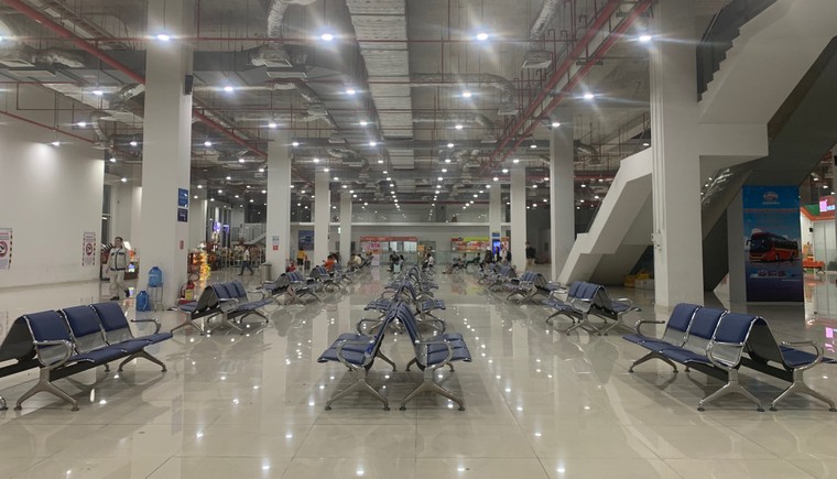 Bến xe miền Đông mới ế như chợ chiều – Bài 2: Người dân từ chối do xa, nhà xe đi vòng đón khách ảnh 5