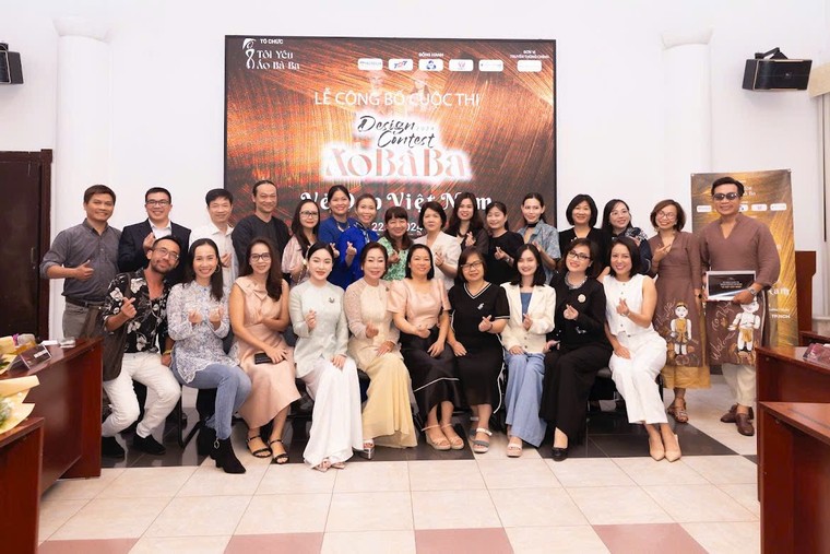 Lần đầu tiên cuộc thi thiết kế áo bà ba được tổ chức ảnh 1