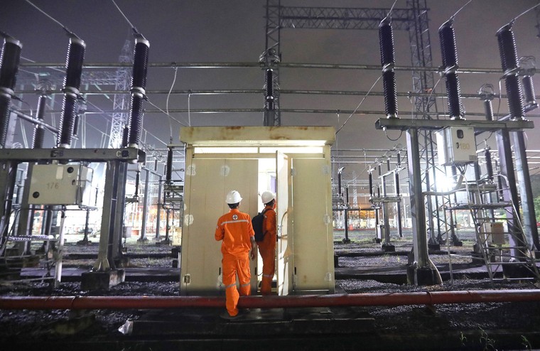 Ngành Điện miền Nam “Xuyên đêm” đưa các công trình điện trọng điểm về đích ảnh 4