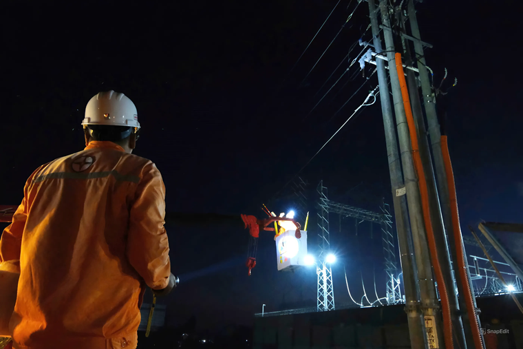 Ngành Điện miền Nam “Xuyên đêm” đưa các công trình điện trọng điểm về đích ảnh 6