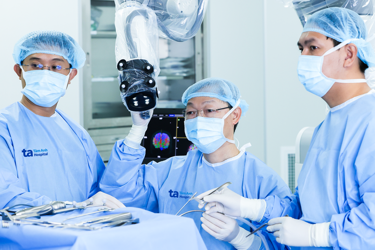 Robot AI duy nhất tại Việt Nam ghi dấu ấn với 100 ca mổ não và tủy sống thành công ảnh 2