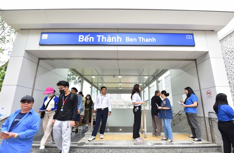 Lần đầu đi Metro! ảnh 1