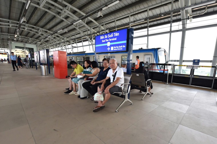 Lần đầu đi Metro! ảnh 10