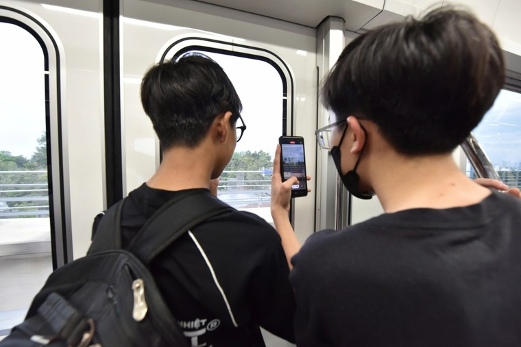 Lần đầu đi Metro! ảnh 8