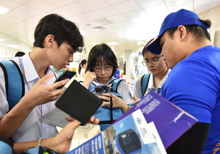 Lần đầu đi Metro! ảnh 15