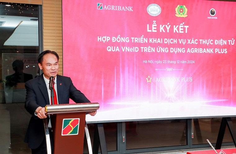 Agribank và Bộ Công an ký kết triển khai dịch vụ xác thực điện tử qua VNeID trên ứng dụng Agribank Plus ảnh 5