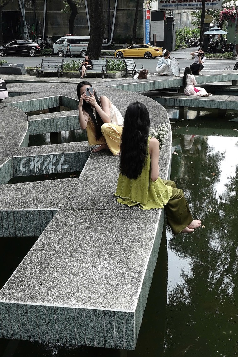 Hồ Con Rùa ngày và đêm đón năm mới 2025 ảnh 13