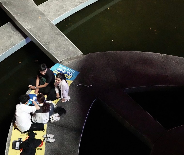 Hồ Con Rùa ngày và đêm đón năm mới 2025 ảnh 21