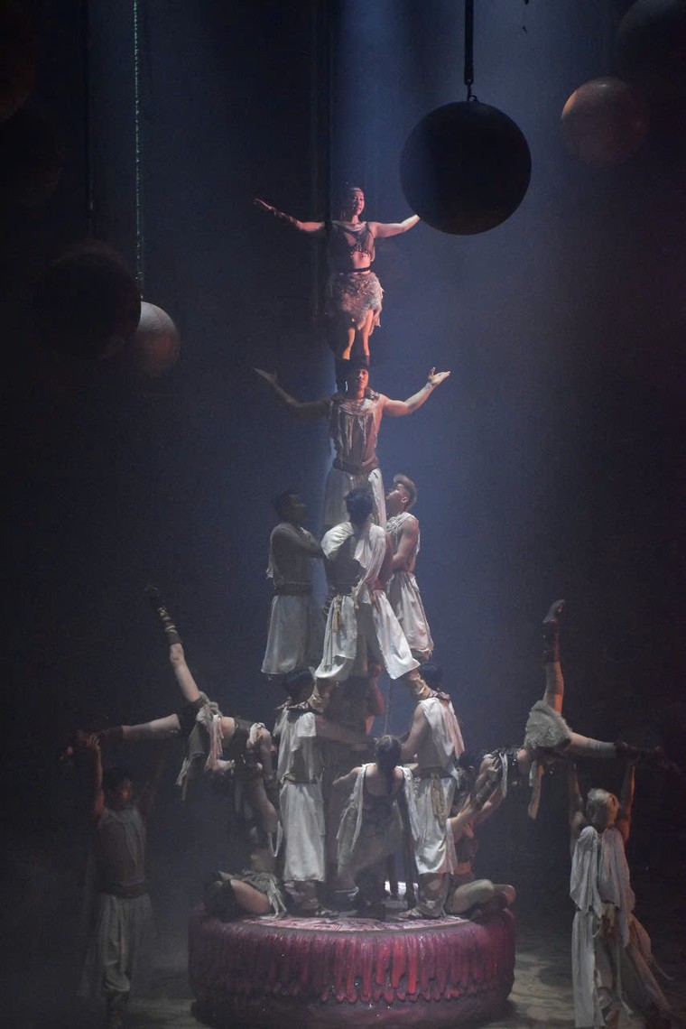 Kịch xiếc Vùng đất kỳ bí: Một bức tranh đầy cảm xúc ảnh 1