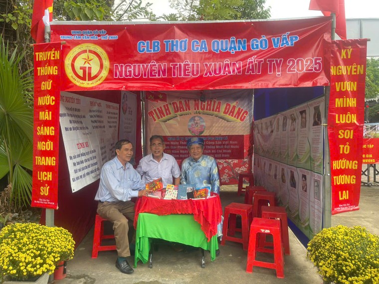 Ngày thơ Việt Nam tại TPHCM: Bài ca thống nhất! ảnh 7