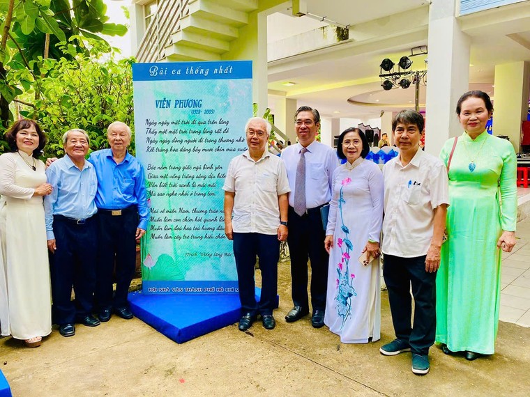 Ngày thơ Việt Nam tại TPHCM: Bài ca thống nhất! ảnh 5