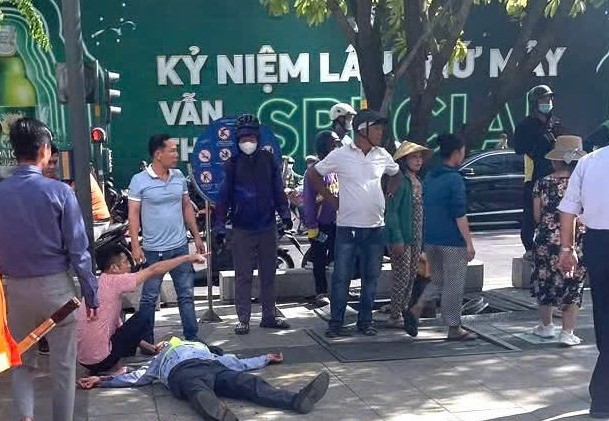 Vụ nam thanh niên đánh bảo vệ để bênh chó: Phòng vệ chính đáng hay hành vi côn đồ? ảnh 1