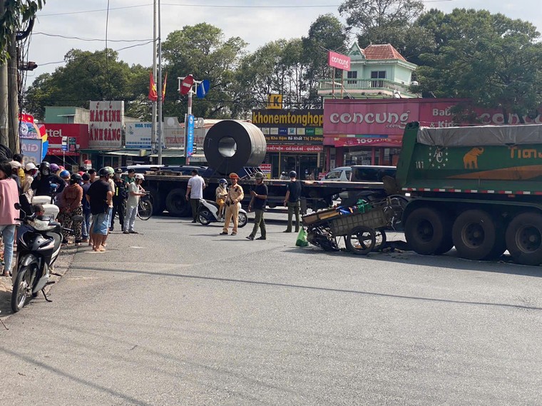 Bà Rịa Vũng Tàu: Va chạm với xe đầu kéo, người phụ nữ bán trái cây dạo tử vong ảnh 3