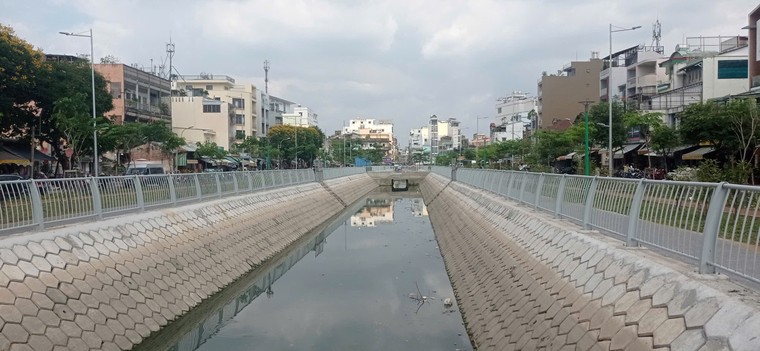 Những công trình lãng phí ở TP.HCM - Bài 4: Thấy gì từ 4.000 tỷ đồng “lấp - đào” kênh Hàng Bàng ảnh 1