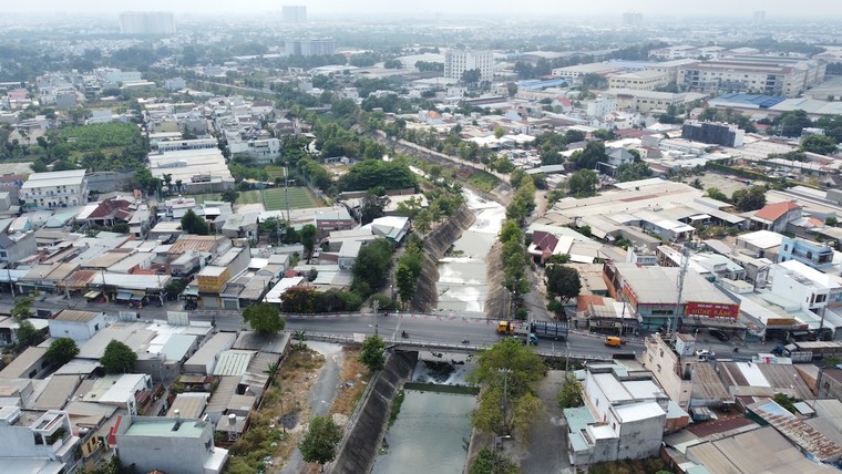 Những công trình lãng phí ở TP.HCM – Bài 6: Gần 20 năm dang dở “giấc mơ” hoá xanh kênh Ba Bò ảnh 1