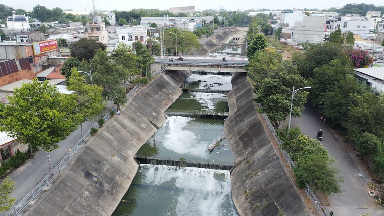 Những công trình lãng phí ở TP.HCM – Bài 6: Gần 20 năm dang dở “giấc mơ” hoá xanh kênh Ba Bò ảnh 2