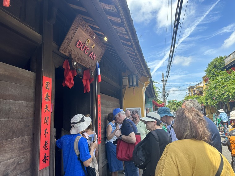 ‘Mắt thần’ của người phố Hội ảnh 2