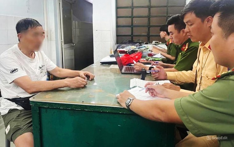 Nhiều vụ cưỡi vali đi trên đường phố bị xử phạt ảnh 1