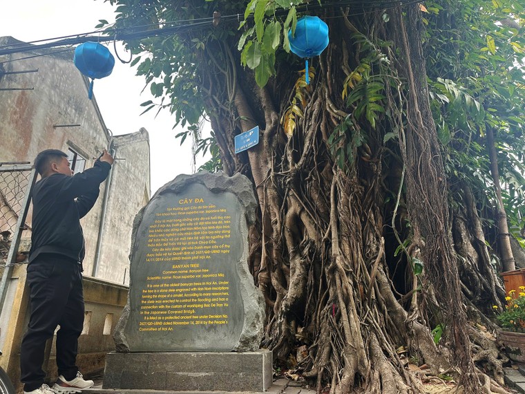 Người dân phố Hội xót xa bia cổ ảnh 1