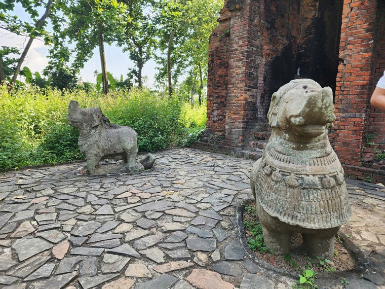 Quảng Nam: Độc đáo ngôi tháp nghìn năm tuổi ảnh 5