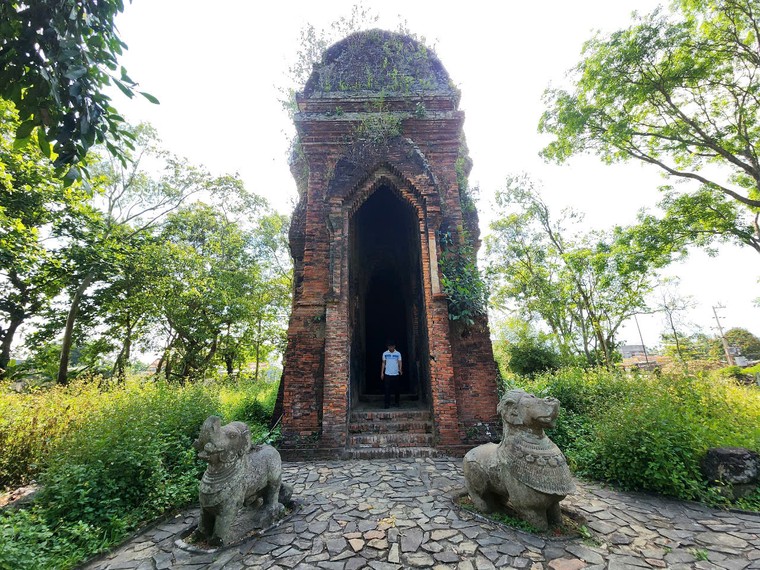 Quảng Nam: Độc đáo ngôi tháp nghìn năm tuổi ảnh 2