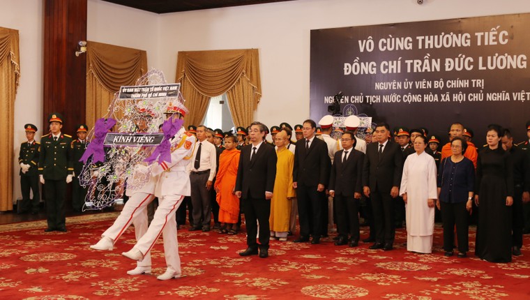 Lãnh đạo và nhân dân TP.HCM vô cùng thương tiếc nguyên Chủ tịch nước Trần Đức Lương ảnh 18