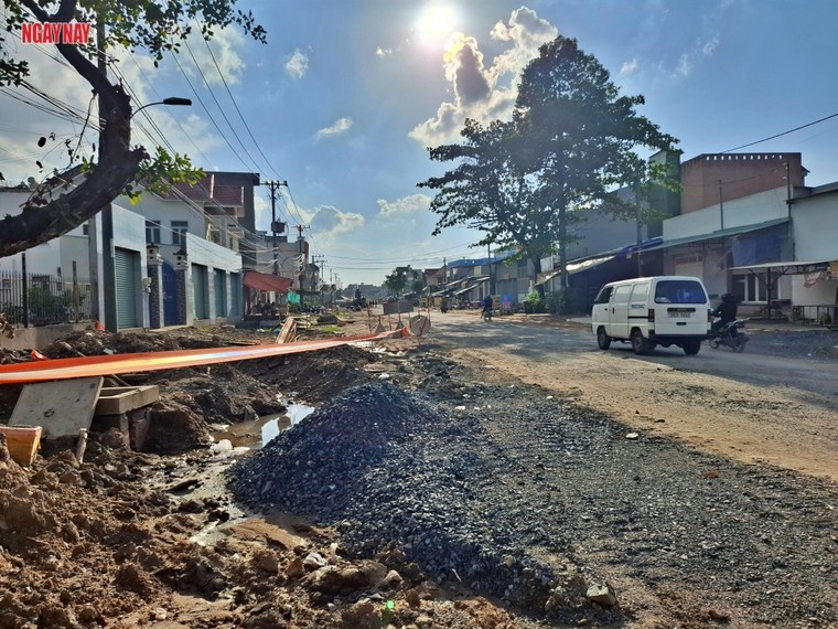 Hạ tầng TP.Thủ Đức bây giờ ra sao? – Bài 3: Những con đường nâng cấp, mở rộng hoài… không xong! ảnh 2