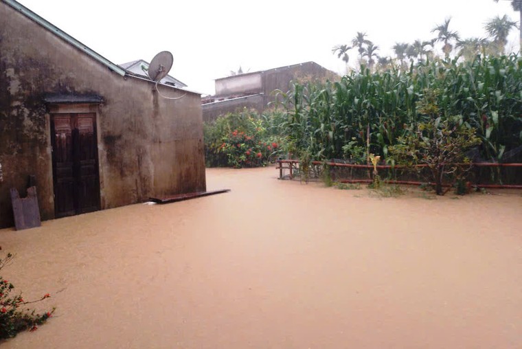 Miền Trung thiệt hại nặng nề vì mưa bão giữa mùa hè ảnh 3