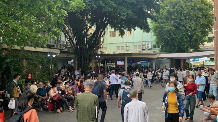 Nhọc nhằn khám bệnh - Bài 2: Lên thành phố thì tốn kém, ở quê không yên tâm ảnh 5