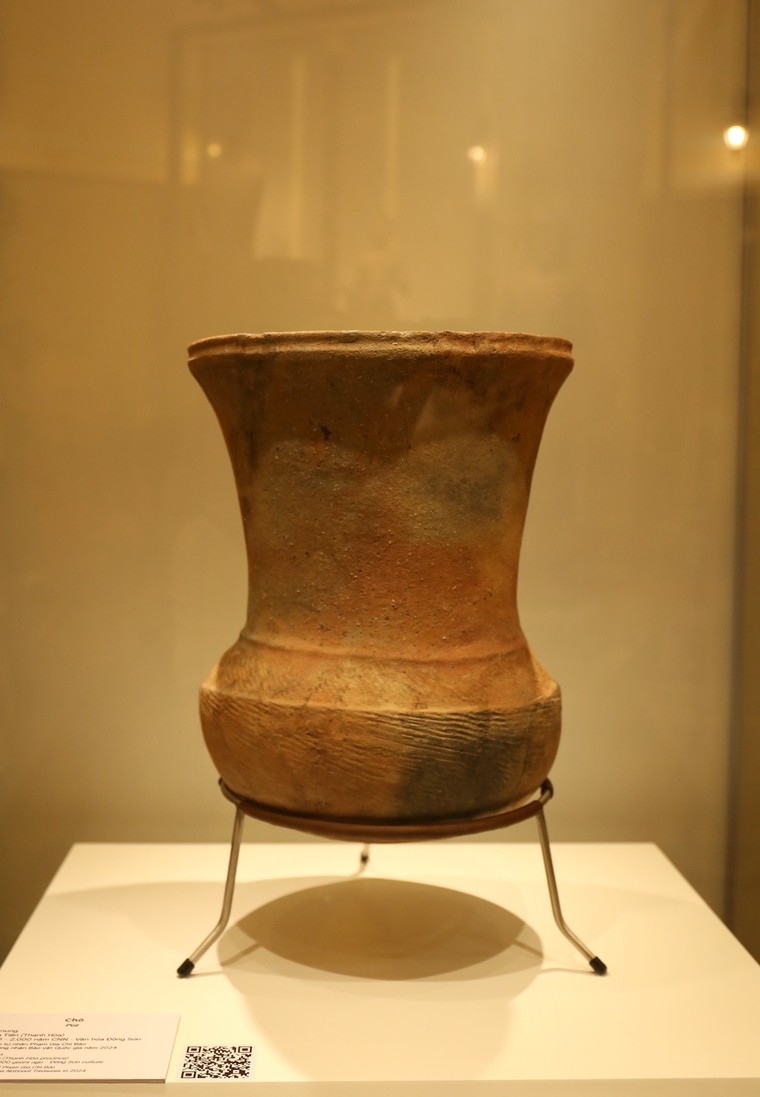 Chiêm ngưỡng “Bảo vật quốc gia - Những kiệt tác di sản tại TP.HCM” ảnh 6