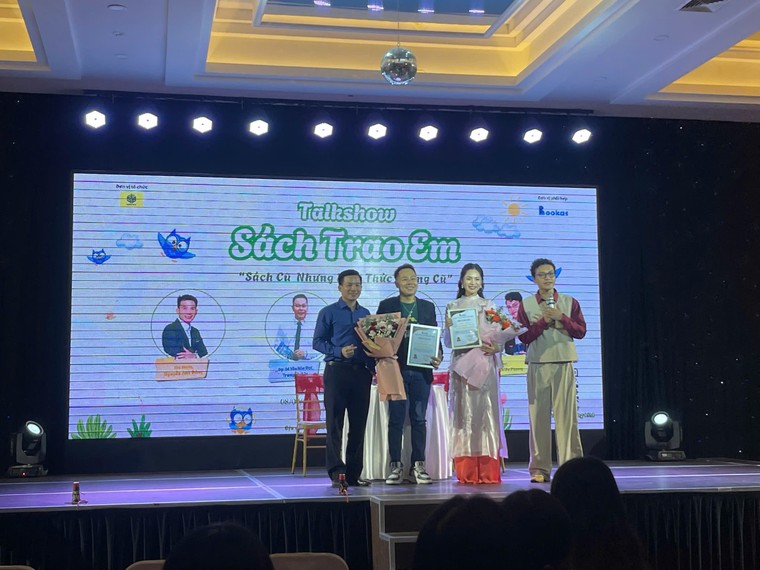 “Sách trao em” vùng sâu vùng xa cùng sách nói Bookas ảnh 1