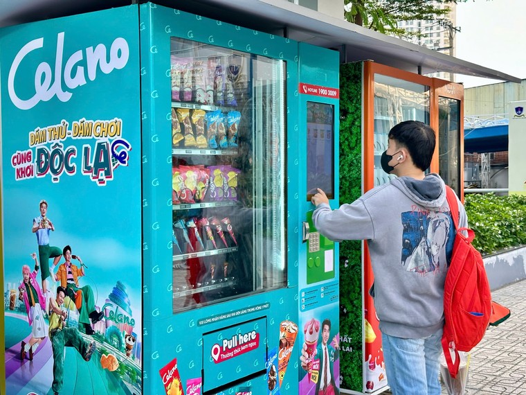 Nutifood tiên phong triển khai máy bán kem tự động ảnh 1