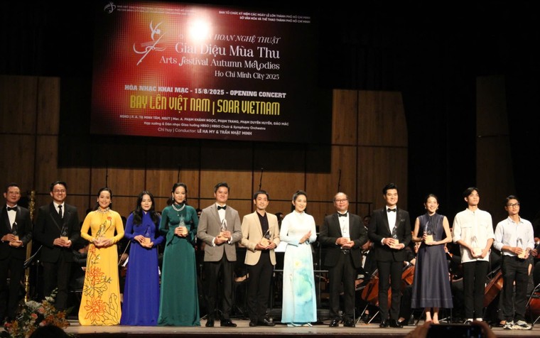 Khai mạc Liên hoan nghệ thuật Giai điệu mùa Thu 2025 ảnh 1