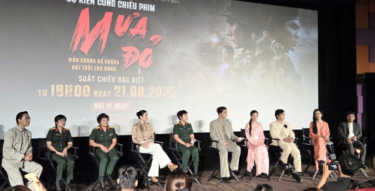 Ra mắt phim Mưa đỏ tại TPHCM ảnh 3