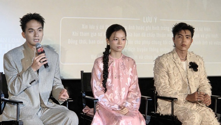 Ra mắt phim Mưa đỏ tại TPHCM ảnh 2