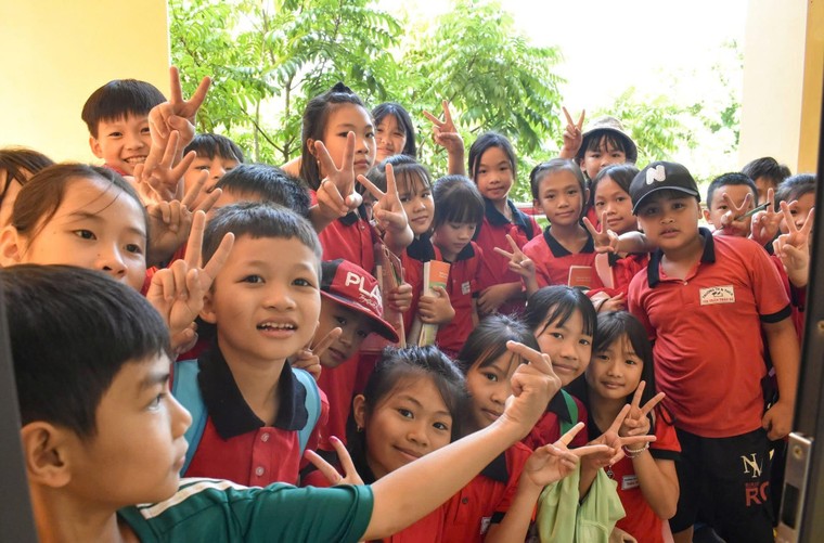 Khi hội họa, văn chương và thiện nguyện gặp nhau ảnh 2