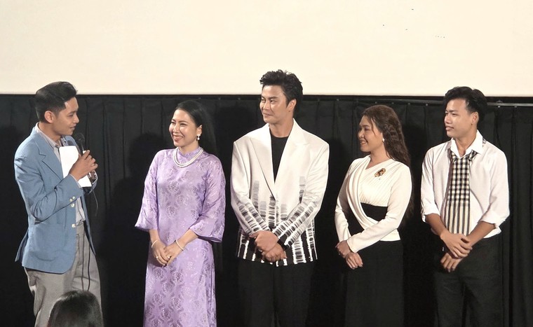 Ra mắt phim tài liệu kỷ niệm 20 năm Chuông vàng vọng cổ ảnh 1