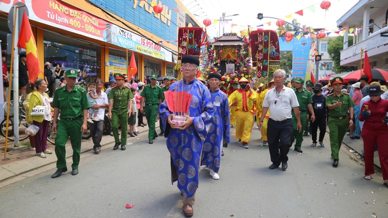 Lễ cúng Ông: Nghi thức quan trọng nhất của Lễ hội Nghinh Ông Cần Giờ 2025 ảnh 2