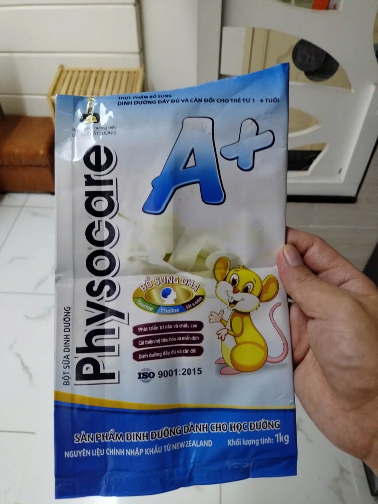 Bất an sữa học đường - Bài 3: Lo ngại sữa Physocare, phụ huynh tìm trường cho con được uống sữa tự mang! ảnh 1