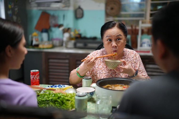 Bình Bồng Bột và “Phá đám: Sinh nhật mẹ” ảnh 1