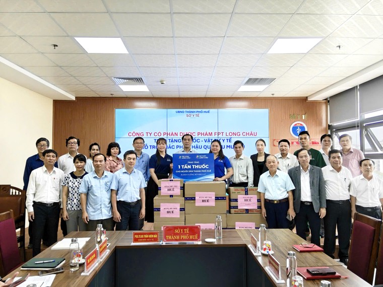 4 tấn thuốc và vật tư y tế cho người dân vùng lũ Miền Trung kịp thời từ Long Châu ảnh 3