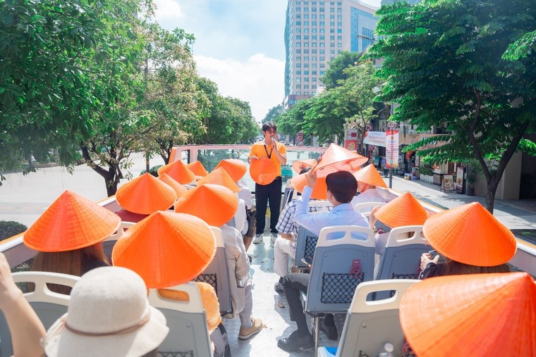 Tuyến xe buýt 2 tầng “Di sản văn hóa Sài Gòn” chính thức lăn bánh ảnh 2